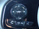 ◆ハンドルに【オーディオリモコンスイッチ】が装備されてます。視点をそらすことなく、ボリューム調整・オーディオソース切替・選曲が出来ます。運転しながら安全に操作が可能になりました。