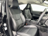 高いホールド性で運転姿勢が安定します。長距離ドライブでも疲れにくいのが魅力です。快適なドライビングライフをお送りください♪
