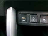 USB入力端子で電子機器などの充電や接続もスムーズに行えます。