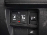 ◆両側電動スライドドア◆狭い駐車場でも乗り降りが楽々♪お子様が隣の車にドアを当ててしまう心配もございません!小さなお子様連れの方もこれで安心。