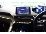運転席から各種ボタンの操作がしやすいように設計されたデザイン。シンプルなつくりなので、運転が苦手な奥様も安心して運転することができます。