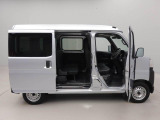 お車の点検・車検の案内やその後の調子伺いなど、担当スタッフがもれなく行います。