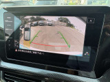 ガイドライン付きバックカメラで安全な駐車をサポート。