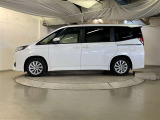両側パワースライドドア付きだから、狭い駐車スペースなどでの 乗り降りラクラク!小さなお子さまのいるご家庭には嬉しい装備。