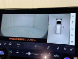 【フロントカメラ】運転席に座った状態で死角になりやすいクルマの前の様子まで確認でき安全ですね♪