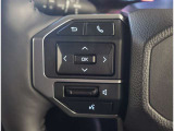 ステアリングスイッチではオーディオ操作が可能です。運転中のご利用は十分にご注意ください。