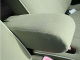 肘置は大きめのサイズになっており快適にお過ごしいただけます!!