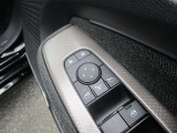 ドアミラーの鏡面の調節、格納は運転席からすべて操作できます!