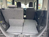 積載性が広がるシートアレンジ。倒し方や可動域、荷室の広がりが分かり、使い道を想像できます。