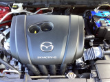 SKYACTIV-G 2.0にマイルドハイブリッドシステムを組み合わせ、乗れば乗るほど毎日の運転が楽しみになるe-SKYACTIV Gを搭載しています。