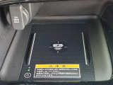 スマホのワイヤレス充電と電源ソケット