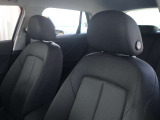 クオリティの高いシートを採用するのは、Audiのクルマづくりの哲学のひとつです。特に座り心地が重要です。体の大きなドイツ人が座っても頑丈な耐久性があります。。しかも肌触りも良く高級家具のようです。