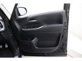 運転席ドア。除菌、消臭済です。