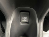 後席にはシガーソケットが装備されております。