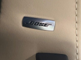 【BOSEサウンドシステム】メーカーオプションの高品位サウンドシステムを搭載。専用のチューニングが施された大小様々なスピーカーから良質なサウンドが奏でられ、臨場感あふれる音響空間を演出します。