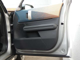 (運転席)ドアパネルにもアンビエントライトが装備されています!