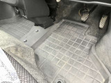 フロアマット標準装備!車内を清潔に保ちます。