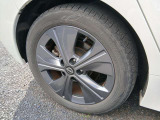 純正アルミホイ-ル付です! タイヤサイズ 215/50R17 (リア右タイヤ)