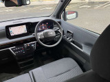 開放的で周囲が広く見渡せる運転席は車両の感覚がつかみやすくて安心安全です♪