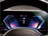運転の楽しいBMWでは、アクセルを踏み込んでしまいそうになりますが、速度表示も見やすいため、常にお車の速度を把握できます。