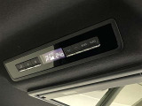 後席専用の空調調整機能付き。後部座席でも快適に過ごせます。