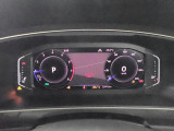 ヘッドアップディスプレイもついていますので、視線の移動も少なく安全運転に集中できます
