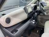 広々とした視界を体感できます。運転が楽しくなりますね。