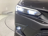 LEDヘッドライトです。蛍光灯のような明るさが特徴で広い範囲を明るく照らしてくれます。光量が大きいので暗い場所での視認性が上がります。また寿命が長く、消費電力も少ないので経済的です。