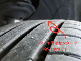 タイヤ溝はセンターで5.1mmです(新品約8mm)