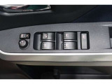 運転席はオート機能付のパワーウィンドウです!