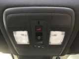 エアバッグ作動時や後突時または車内のSOSボタンを押した際に緊急通報オペレーターに連携し救急・警察を手配します。オペレーターと連携し、ご要望に応じロードサービス手配や近隣販売会社での修理などを調整します