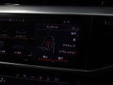 運転席と助手席は強弱調整機能付きのマッサージシートとなっておりますので、ロングドライブでも快適な時間をお過ごしいただけます。