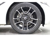 純正のアルミホイールが足元を飾ります!タイヤサイズはF165/55R15  R195/45R16になります。