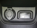 【電源コンセント】非常時やキャンプなどに役立つAC100V/1500Wコンセント付きです。