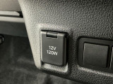【アクセサリーソケット】12Vの電源は使いやすい位置に装備!用途は様々、スマホの充電やドラレコの電源として役に立ちます♪