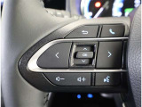 運転中、オーディオの操作をしてて、ハッとしたことはありませんか?ステアリングスイッチは、運転中でもハンドルでオーディオの操作が可能です。
