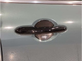 BMWのドアを閉めた時の重厚感は所有者様の満足度を高めてくれます。