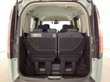 トランクの広さは、どうです、たくさんの荷物が積めますよ。