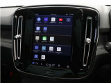 Google搭載のボルボなら、車内にいながら多彩なデジタルライフをお楽しみいただけます。Google Playから必要なアプリをダウンロードして、有意義な移動時間を楽しみましょう。