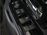 ◆パワーウィンドウスイッチ◆運転席から全席の窓の開閉操作を行うことが出来いつでも換気ができます!