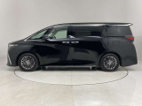 当社の車両本体価格には、納車前の車検整備費用も含まれています。別途で支払う場合、点検費用も安くありません。やっぱりU-Carは総額でも比べる必要がありますね。