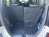2列目は左右独立してスライドすることが可能です。乗車する方の体格や積載するお荷物にあわせてスライドが可能です。