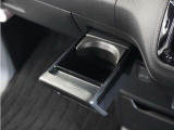 ◆ドリンクホルダー◆手の届きやすい場所にドリンクホルダーがあり、とても便利です。