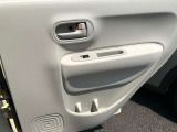 ☆お車についた傷やヘコミ、事故の修理もハヤシにお任せください。自社鈑金工場で修理ができますの安心です☆