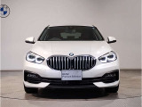 BMW代表的な特徴のキドニーグリル。BMWのすべてのモデルに採用され、BMWらしさを強調しております。