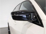 【BMWミラー】視認性の高いスタイリッシュなミラー。自動防眩機能も付いており夜間のドライビングをサポートします。