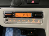 【オートエアコン】暑い時も寒い時も温度調整をするだけで、室内温度を快適に保ってくれるフルオートエアコン。
