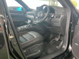 運転席側の電動シートがあり前後上下だけでなく背中側のランバーサポートも調節が出来ます。