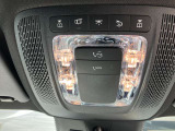メルセデス・ベンツの定める厳しい基準をクリアしたお車のみをご案内させて頂きます。納車前整備はメーカー規定に基づき100項目以上にも及ぶ点検を熟練のメカニックによって行いご納車させて頂きます。