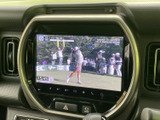 停車時にテレビ視聴が可能なエンターテイメント機能。お好みの番組を気軽に楽しめます。移動時間を有効活用できる便利な装備です。